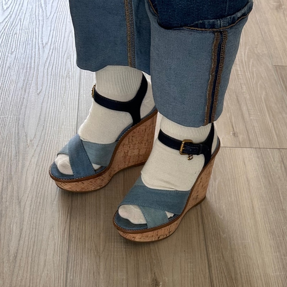 Size 6 coach sandals great condition
